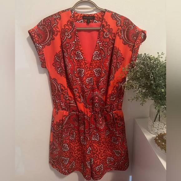 Banana Republic romper ❤️🍉 - Picture 1 of 5